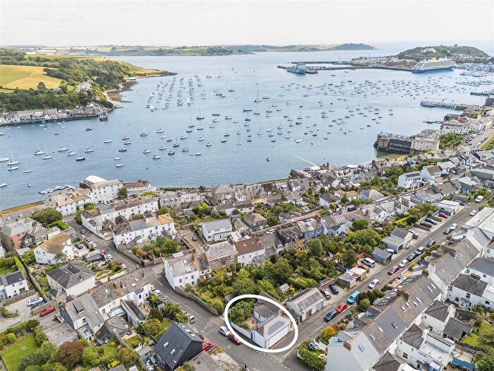 2 Bedroom Property For Sale In Symons Hill, Falmouth, TR11