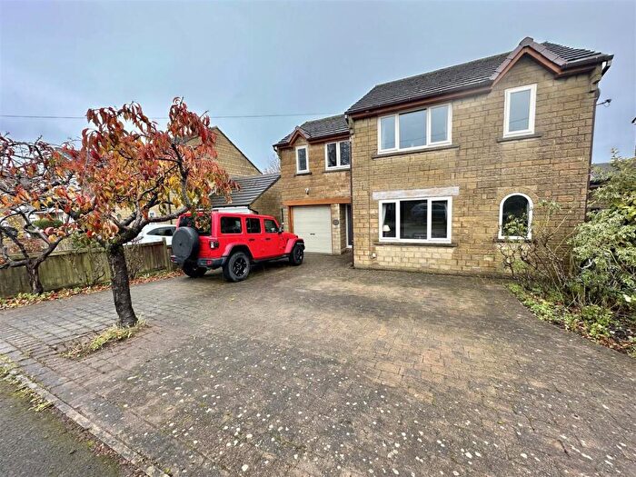 3 Bedroom Detached House For Sale In Netherton Moor Road, Huddersfield, HD4