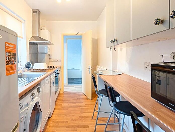 2 Bedroom Property To Rent In Warwick Street, Nottingham, NG7