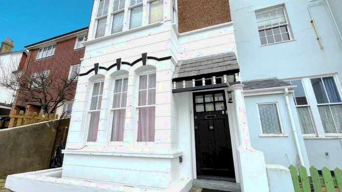 1 Bedroom Flat To Rent In Princes Road, St. Leonards-On-Sea, TN37