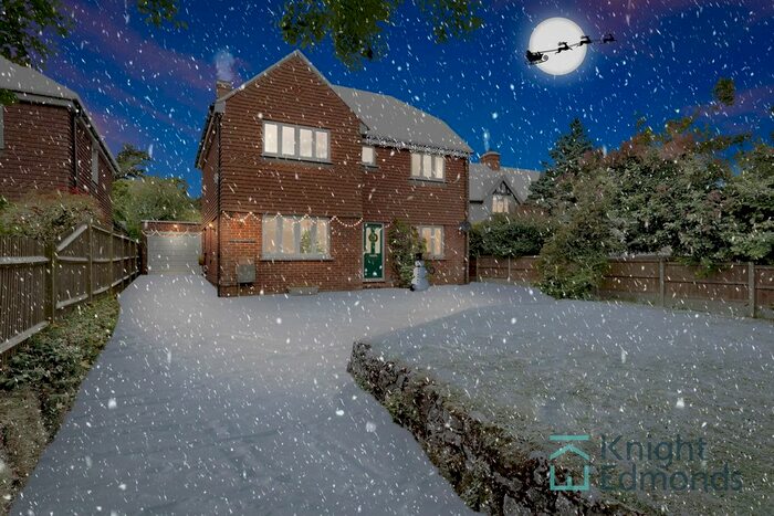 4 Bedroom Detached House For Sale In Forge Lane, Leeds, ME17