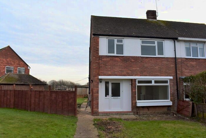 3 Bedroom Semi-Detached House To Rent In Elmhurst Avenue, Yeovil BA21