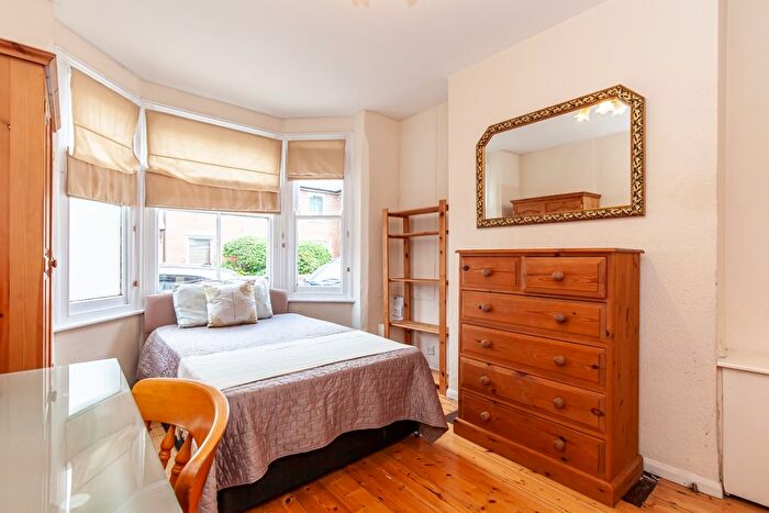 5 Bedroom Terraced House To Rent In Henry Road, Botley, OX2