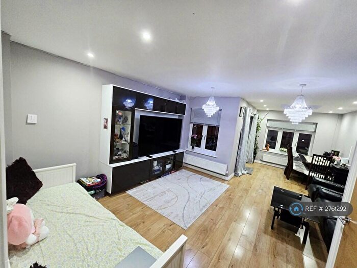 3 Bedroom End Of Terrace House To Rent In Repton Crescent, Earley, Reading, RG6