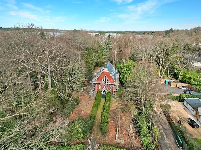 2 Bedroom Apartment For Sale In Longcross, Surrey, KT16