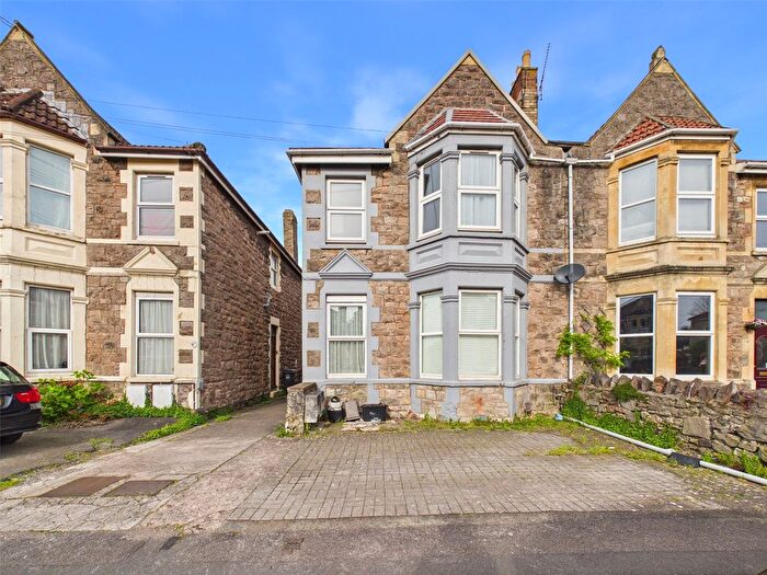 2 Bedroom Flat For Sale In Osborne Road, Weston-Super-Mare, North Somerset, BS23