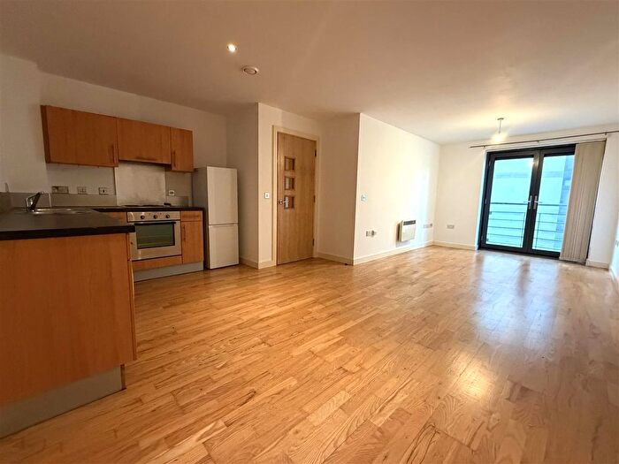 2 Bedroom Flat To Rent In Waterloo Court, Waterloo Street, LS10