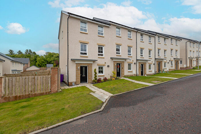 4 Bedroom Town House For Sale In Braewell Court, Glasgow, G33