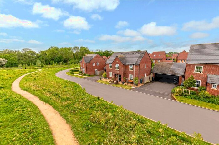 4 Bedroom Detached House For Sale In Gandy Way, Devizes, Wiltshire, SN10