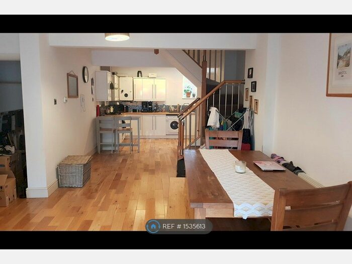 2 Bedroom Flat To Rent In Lower Cheltenham Place, Bristol, BS6