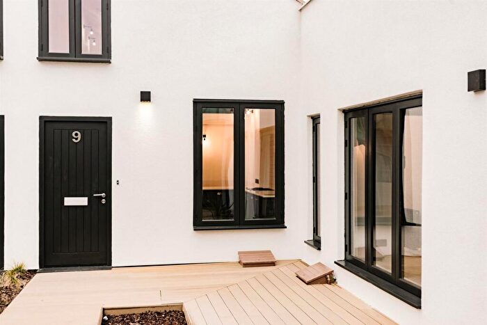 1 Bedroom Flat To Rent In Fonthill Mews, Finsbruy Park, N4