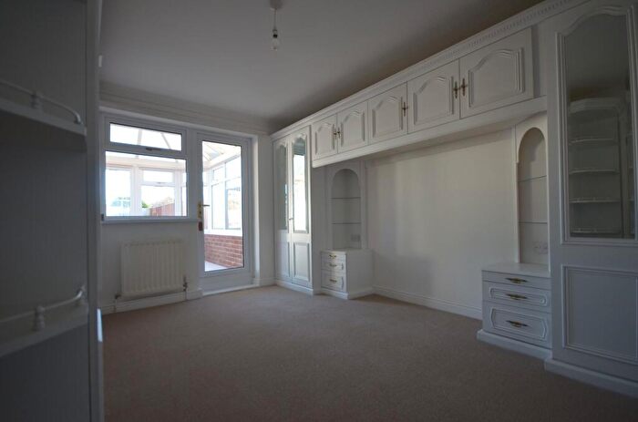 2 Bedroom Bungalow To Rent In Windermere Avenue, Scartho, Grimsby, DN33