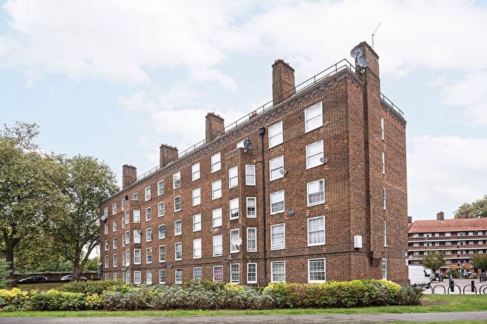 4 Bedroom Flat To Rent In Pembury Road, Clapton, London, E5