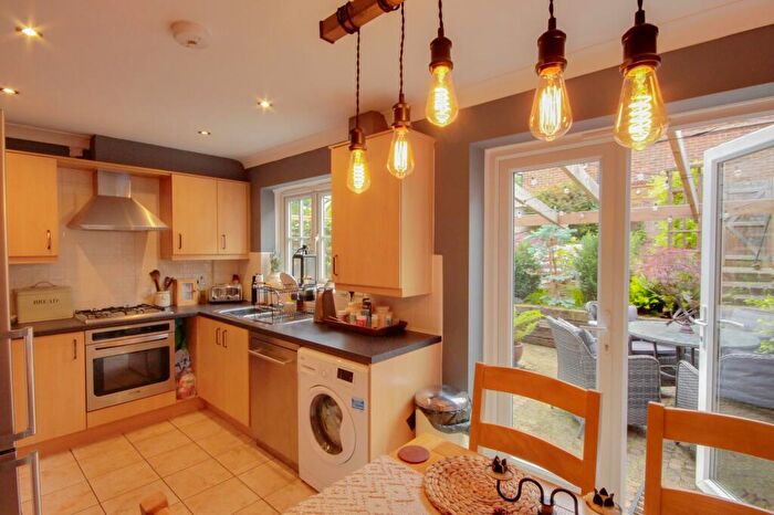 3 Bedroom Terraced House For Sale In Tanners Cross, Haywards Heath, RH16