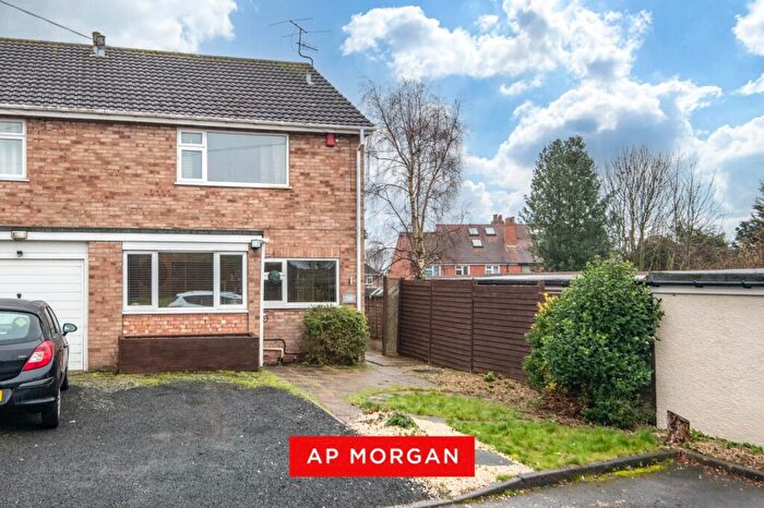 3 Bedroom Semi Detached House For Sale In Golden Cross Lane, Catshill, Bromsgrove, Worcestershire, B61