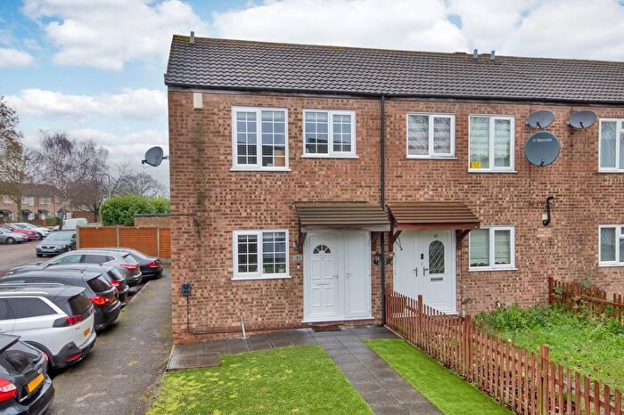 3 Bedroom End Terrace House For Sale In Winters Croft, Gravesend, Kent, DA12