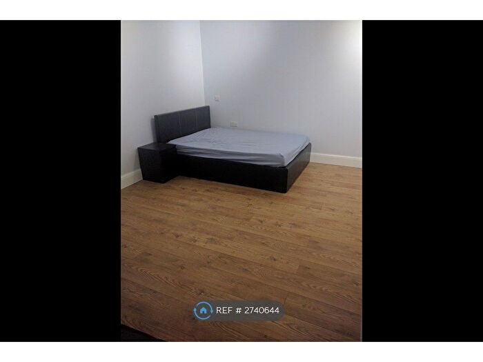 Studio To Rent In Gladstone Park Gardens, London, NW2