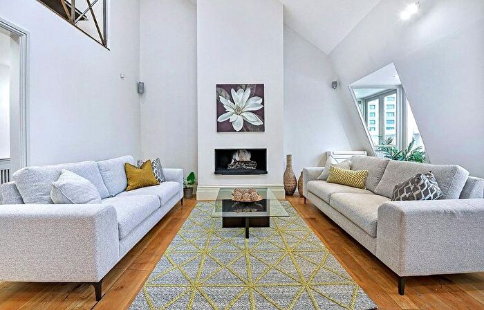 3 Bedroom Flat To Rent In Rutland Gate, London, SW7