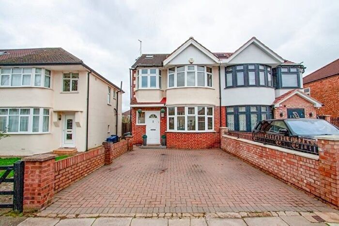 4 Bedroom Semi-Detached House To Rent In Perivale, Greenford, Greater London, UB6