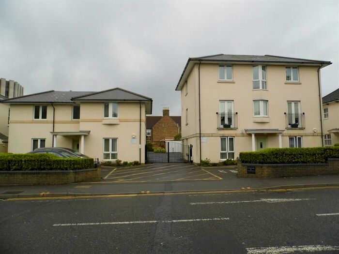 1 Bedroom Flat To Rent In Longfleet Road, Poole BH15