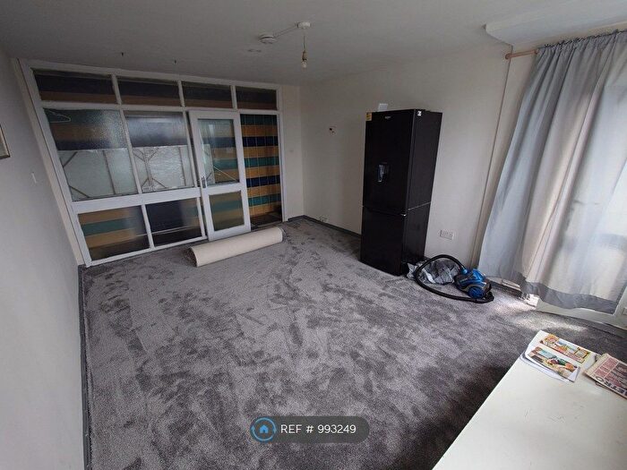 3 Bedroom Flat To Rent In Academy Gardens, Northolt, UB5