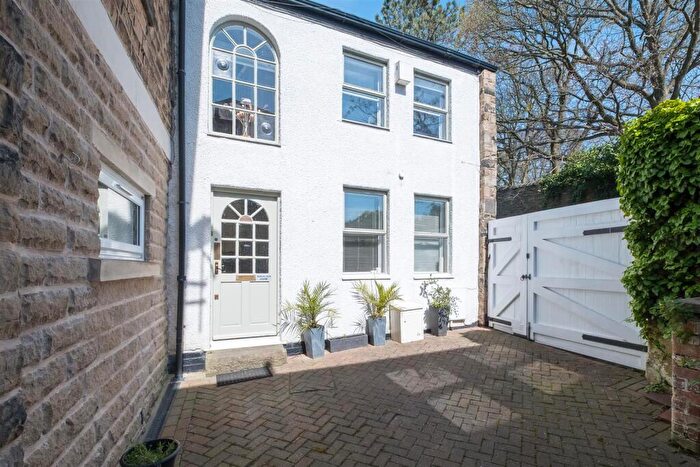 2 Bedroom Cottage For Sale In Botanical Road, Botanical Gardens, S11