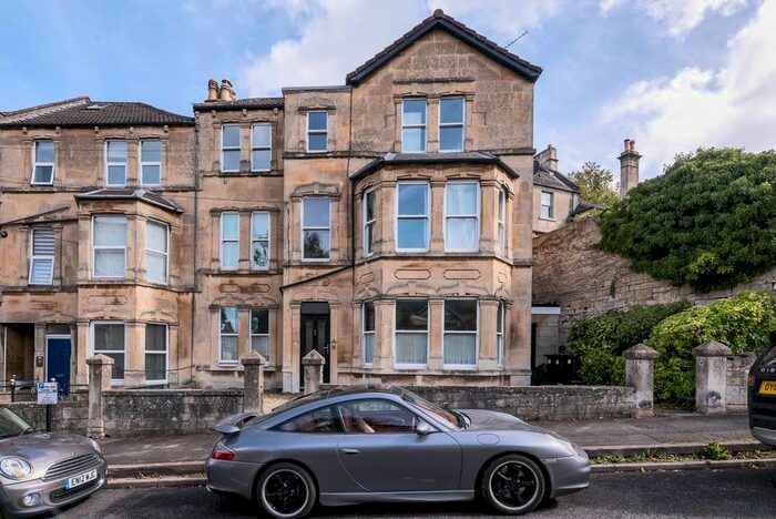 1 Bedroom Flat To Rent In Devonshire Villas, Bath, BA2