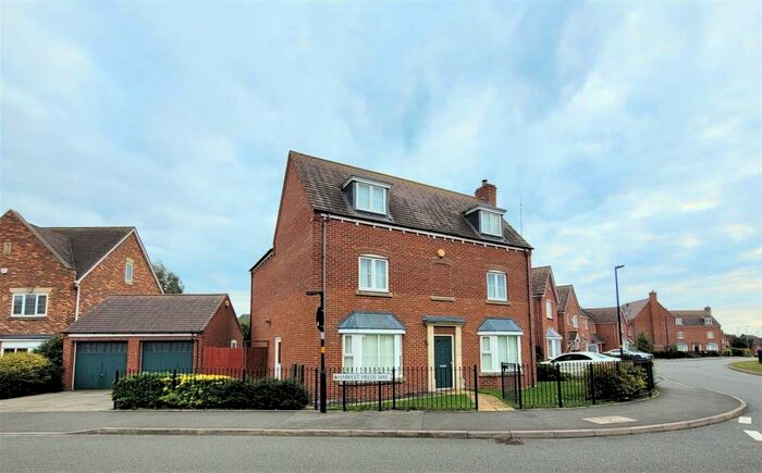 5 Bedroom Detached House To Rent In Harvestfields Way, Sutton Coldfield, B75