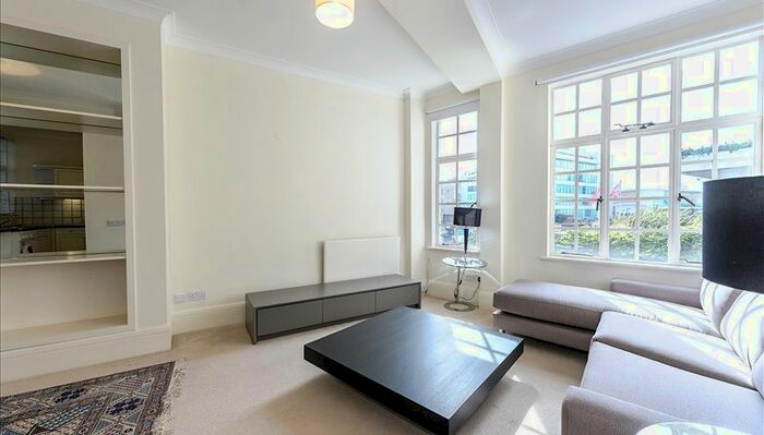 5 Bedroom Flat To Rent In Park Road, London, NW8