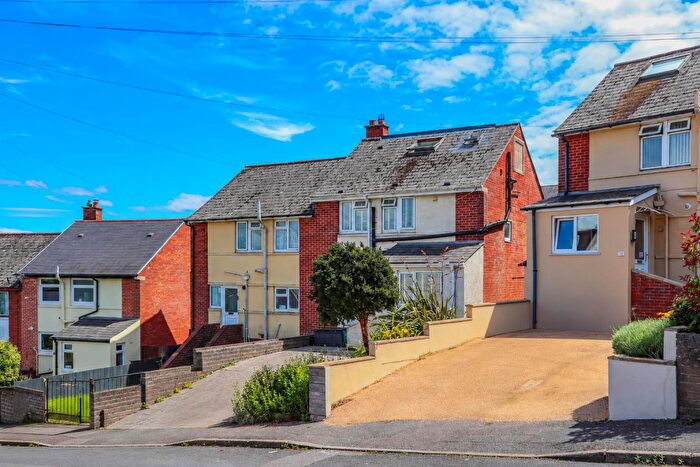 3 Bedroom Semi-Detached House For Sale In Warwick Way, Barry, CF62
