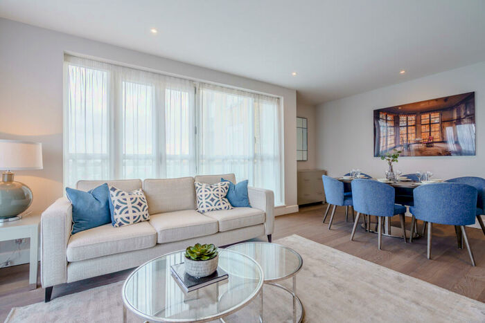 2 Bedroom Apartment To Rent In Westferry Road, Canary Wharf, London, E14