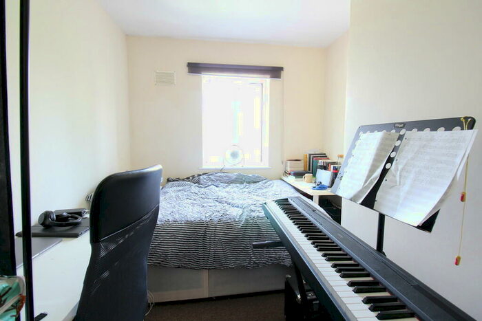 5 Bedroom Detached House To Rent In Mayfield Road, SO17
