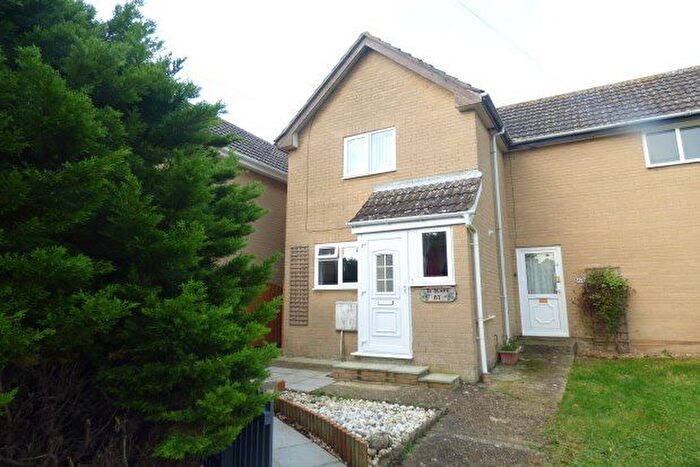 2 Bedroom Property To Rent In Jeals Lane, Sandown, PO36