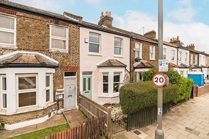 2 Bedroom Property For Sale In Beechcroft Road, Tooting Bec, SW17