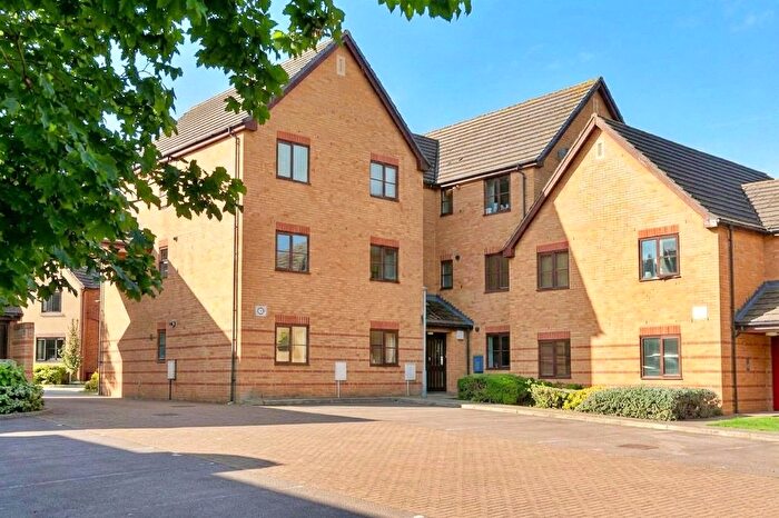 2 Bedroom Flat For Sale In Miserden Crescent, Westcroft, MK4