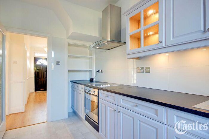 3 Bedroom Terraced House For Sale In North Circular Road, London, N13