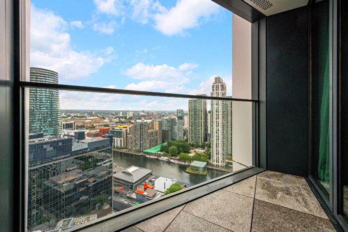 1 Bedroom Apartment For Sale In Amory Tower, Marsh Wall, London, E14