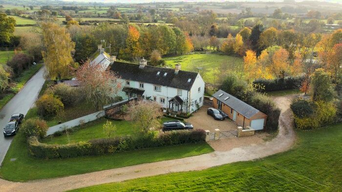 4 Bedroom Semi-Detached House For Sale In The Green, Sutton-Under-Brailes, OX15