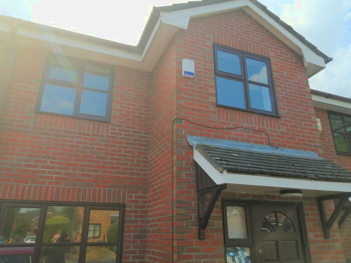 3 Bedroom Mews To Rent In Tagore Close, Longsight, Manchester, M13