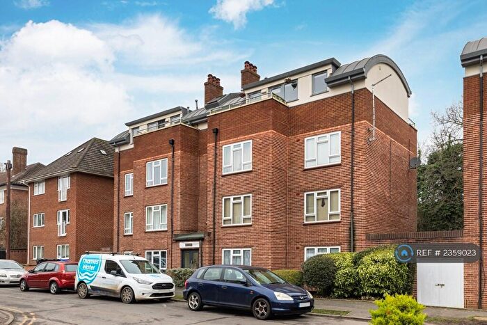 2 Bedroom Flat To Rent In Kent Lodge, Maidenhead, SL6