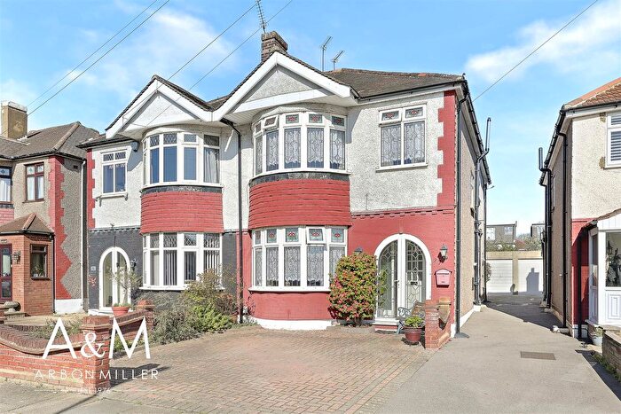 4 Bedroom Semi Detached House For Sale In Naseby Road, Clayhall, IG5