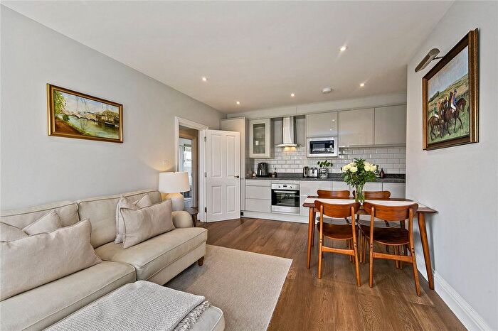 1 Bedroom Flat For Sale In Richmond Road, East Twickenham, TW1