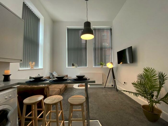 3 Bedroom House To Rent In Holmes Street, L8