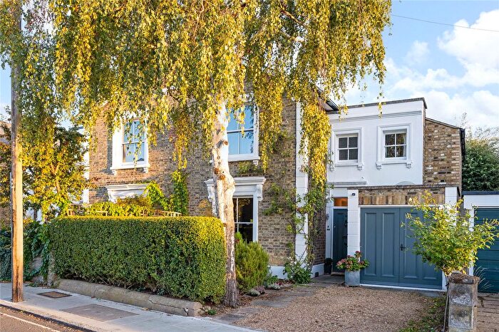 3 Bedroom Semi-Detached House For Sale In Townshend Terrace, Richmond, TW9