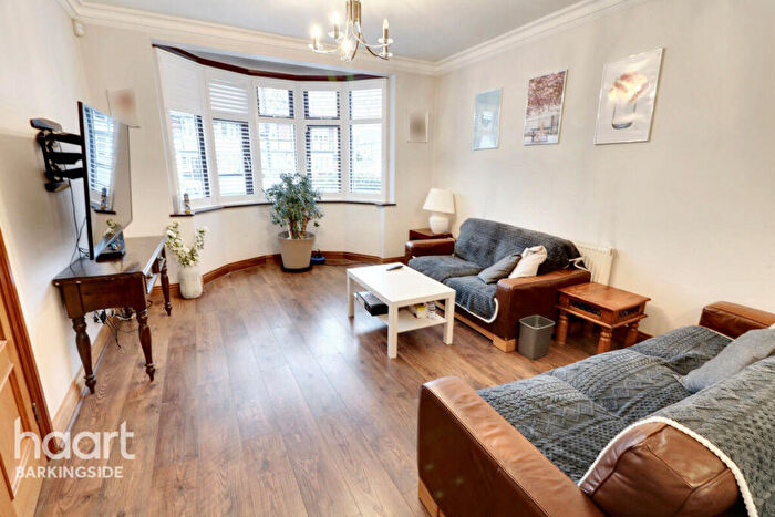 5 Bedroom End Of Terrace House For Sale In Fullwell Avenue, Barkingside, IG6