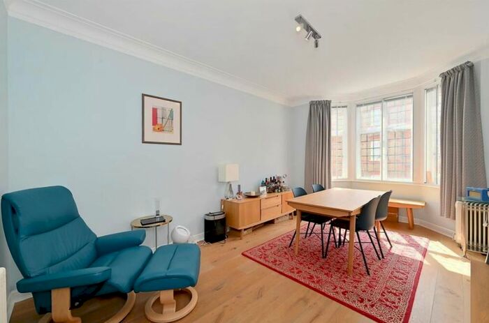 1 Bedroom Flat To Rent In Strathray House, Marylebone High Street, W1U