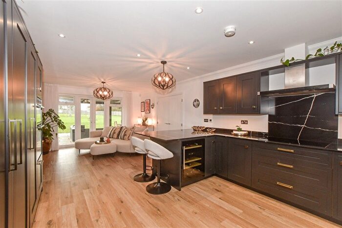 5 Bedroom Detached House For Sale In Bears Green, Ashford, Kent, TN23