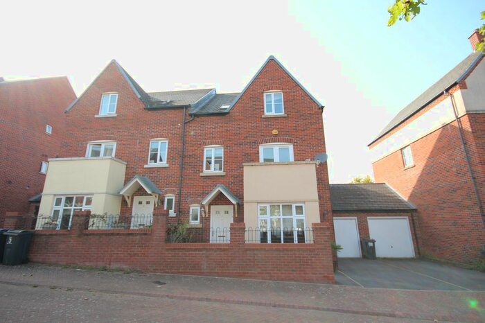 6 Bedroom Semi-detached House For Sale In Mead Avenue, Birmingham, West Midlands, B16