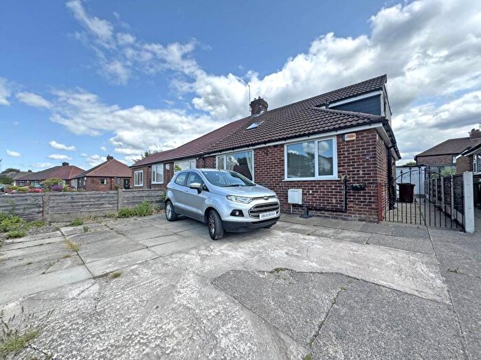 4 Bedroom Semi-Detached Bungalow For Sale In Merton Grove, Chadderton, OL9