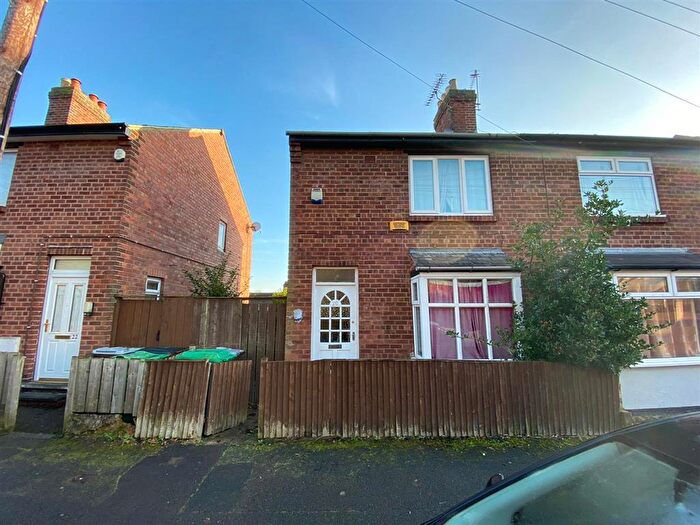3 Bedroom House To Rent In Linden Street, Nottingham, NG3